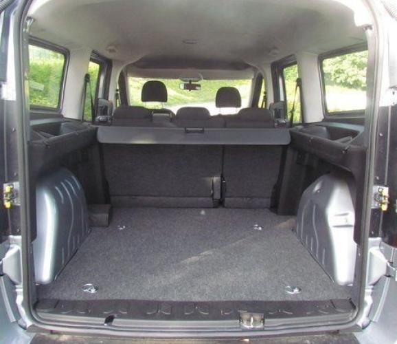 Preview: Kofferraumwanne für Fiat Doblo Maxi / Opel Combo L2 ab 2010 bis 2022 (5-Sitzer)